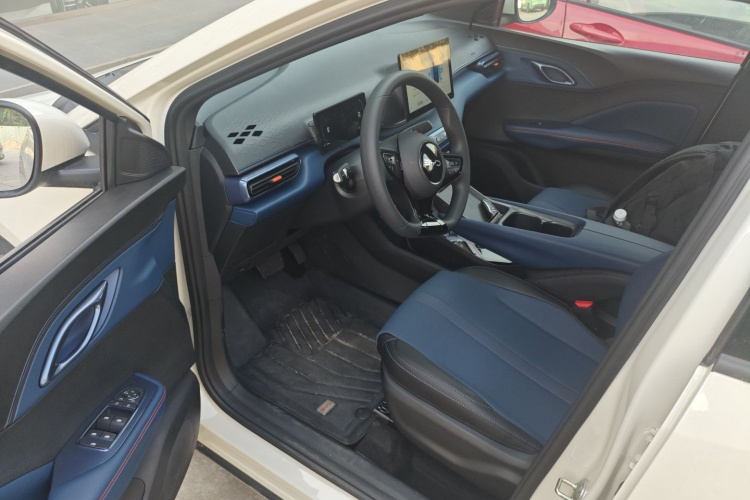 比亚迪 海鸥 2025款 智驾版 305km 活力版中控内饰7003