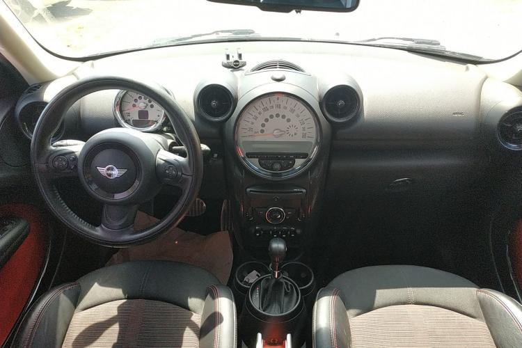 MINI Countryman 2013款 1.6T COOPER ALL4 Fun中控内饰12