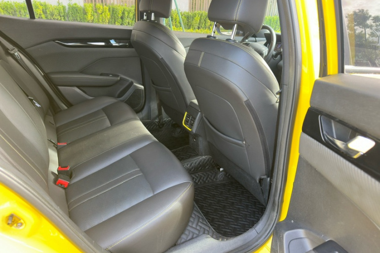 东风风神 奕炫 2021款 230T 自动追猎骑士版中控内饰7011