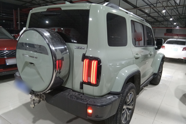 坦克300 2023款 城市版 2.0T 很有型车身外观7