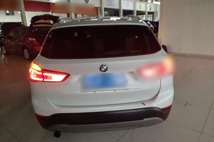 宝马X1 2016款 sDrive18Li 尊享型车身外观6004