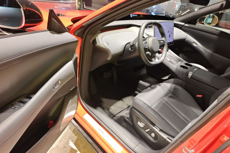 小米汽车 小米YU7 2025款 超长续航高性能四驱Max版中控内饰7003