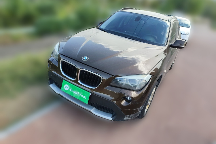 宝马X1 2012款 sDrive20i 领先型车身外观1