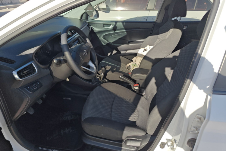 现代 瑞纳 2017款 1.4L 手动焕新版 国VI中控内饰19