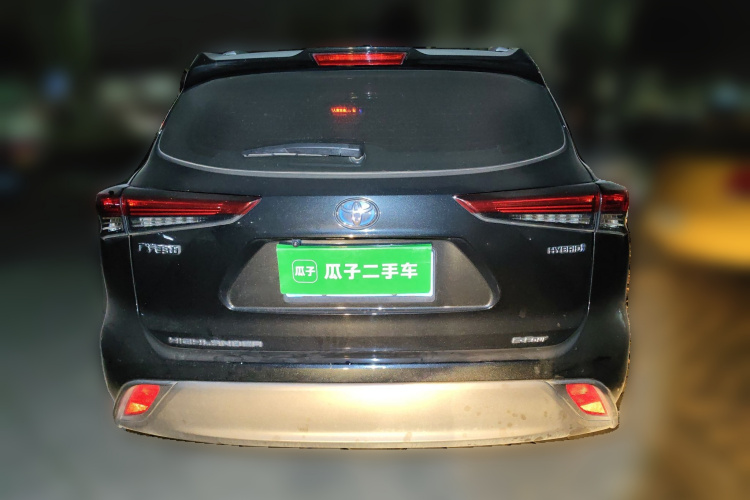 丰田 汉兰达 2023款 2.5L智能电混双擎四驱精英版 7座车身外观6