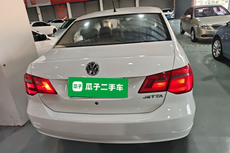 大众 捷达 2013款 1.6L 自动时尚型车身外观6