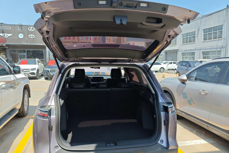 五菱汽车 五菱星云 2023款 2.0L DHT 旗舰版中控内饰23