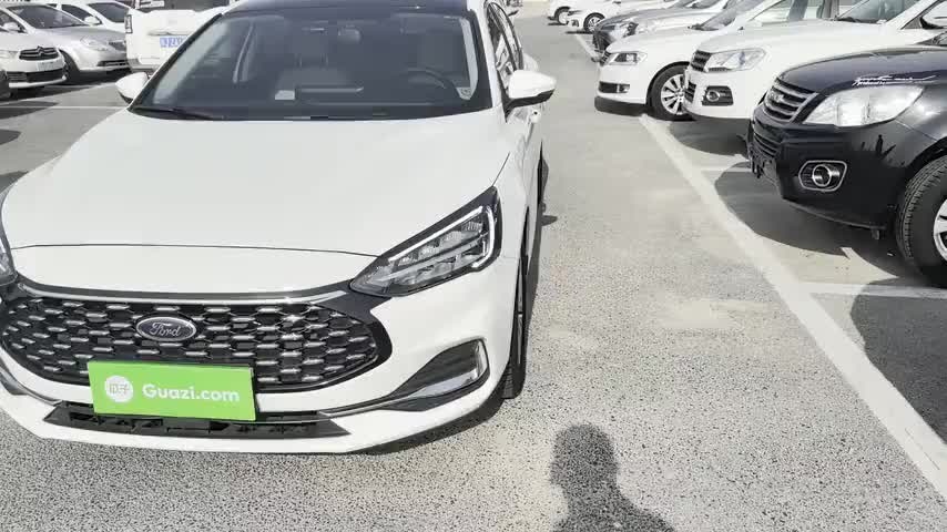 福特 福克斯 2021款 三厢 EcoBoost 180 自动锋潮型实拍1