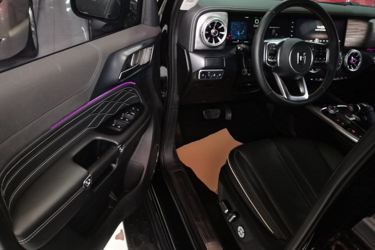 坦克300 2023款 越野版 2.0T 征服者中控内饰20