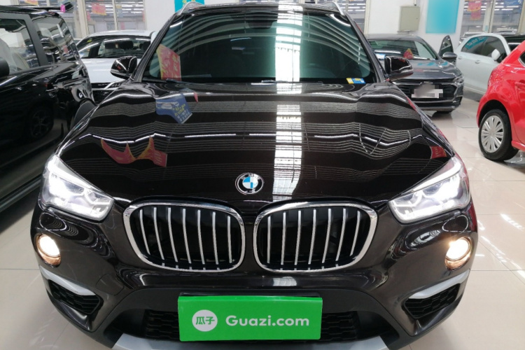 宝马X1 2019款 xDrive20Li 尊享型车身外观2