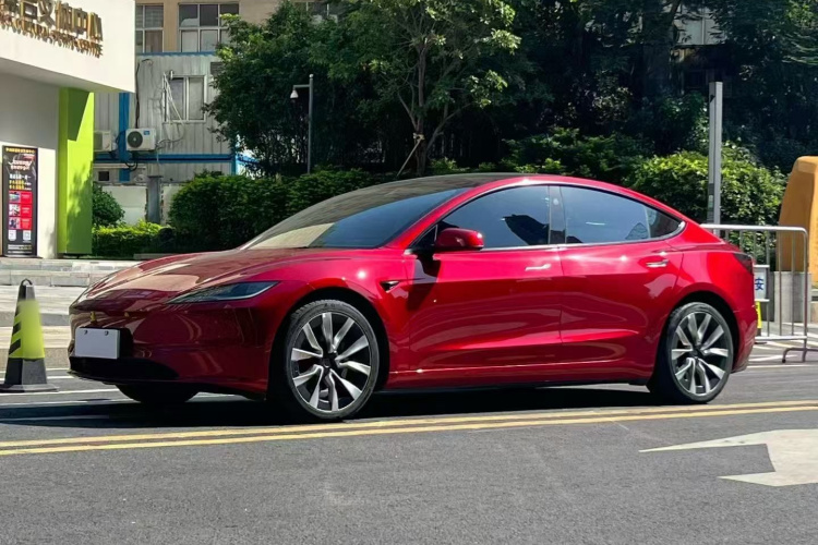 特斯拉 Model 3 2023款 后轮驱动版车身外观6002