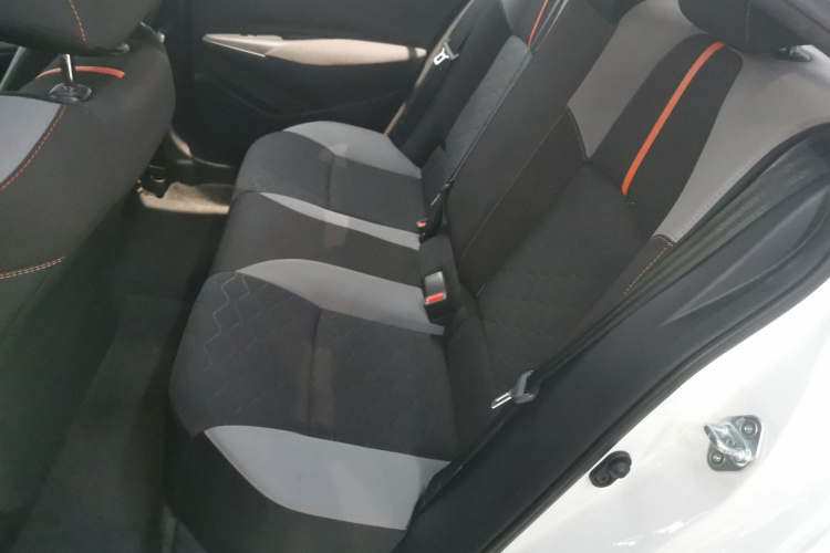 丰田 卡罗拉 2023款 1.2T 先锋版中控内饰7004