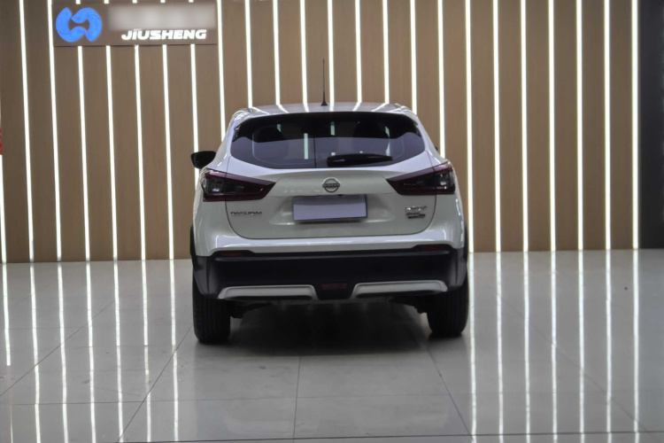 日产 逍客 2023款 经典 2.0L CVT XV舒适版中控内饰7003