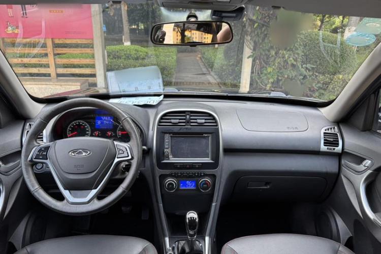 奇瑞 瑞虎3 2015款 1.6L 手动智尚纪念版中控内饰7001