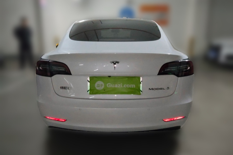 特斯拉 Model 3 2022款 后轮驱动版车身外观6