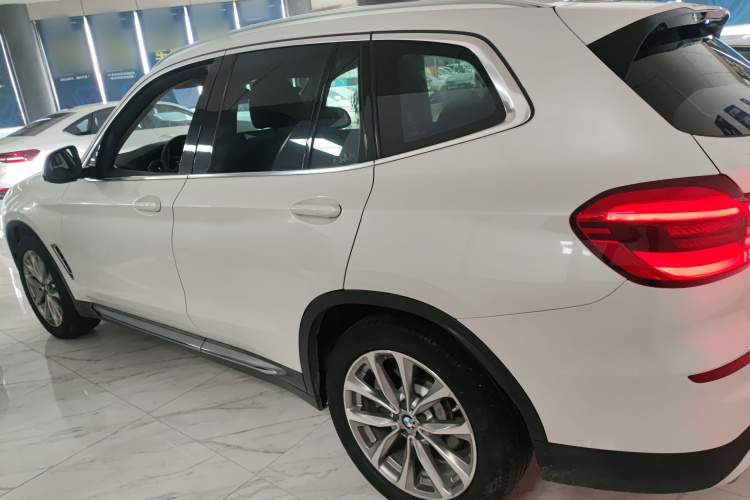 宝马X3 2021款 xDrive25i 豪华套装车身外观6003