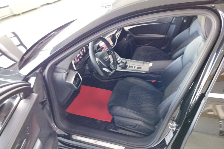 奥迪A6L 2021款 55 TFSI quattro 尊享动感型中控内饰20