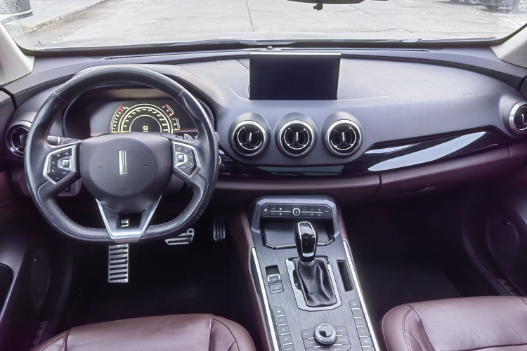 魏牌 VV7 2017款 2.0T 旗舰型中控内饰7002