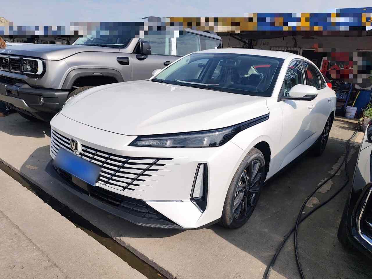 长安 逸动 2025款 蓝鲸 1.5T 500Bar尊贵型(2)