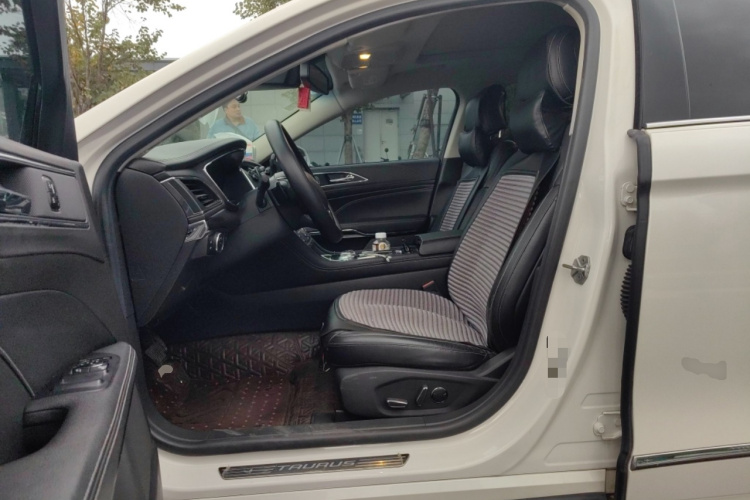 福特 金牛座 2015款 EcoBoost 245 豪华型中控内饰19