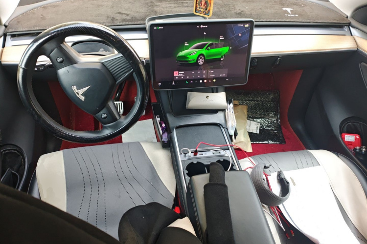 特斯拉 Model Y 2022款 后轮驱动版中控内饰12
