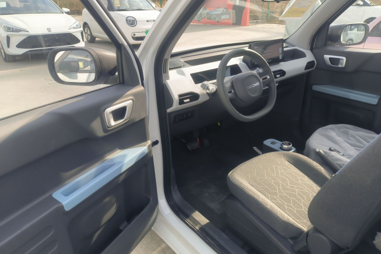 吉利银河 2024款 熊猫mini 200km 耐力熊中控内饰20