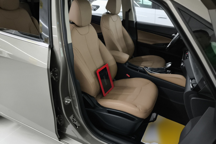 别克GL6 2021款 323T 轻混动互联豪华型局部细节41