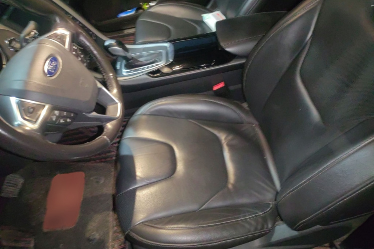 福特 蒙迪欧 2013款 2.0L GTDi240豪华运动型局部细节19