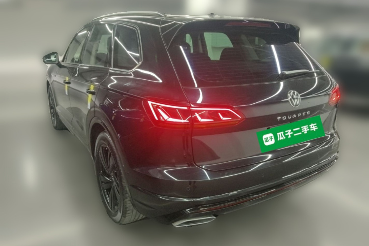 大众 途锐 2023款 3.0TSI 锐享版 曜黑运动套装车身外观5