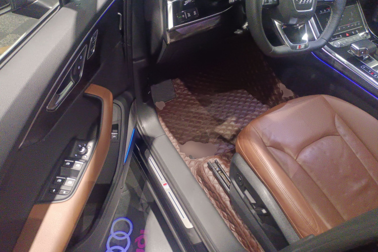 奥迪Q7 2021款 55 TFSI quattro S line运动型中控内饰7003