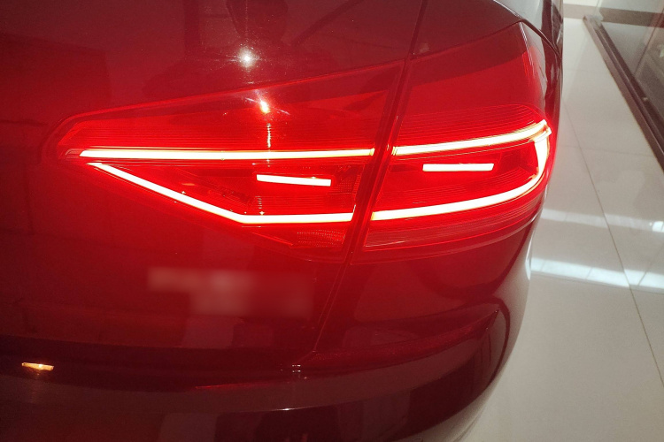 大众 帕萨特 2016款 330TSI DSG尊荣版车身外观9