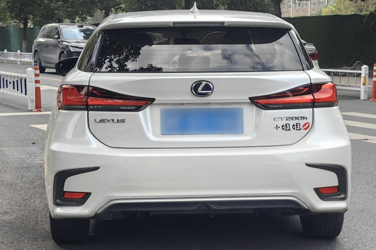 雷克萨斯CT 2017款 CT200h 精英版 单色 国V车身外观6009