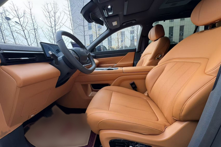 东风奕派 eπ008 2026款 六座纯电家享版中控内饰7002