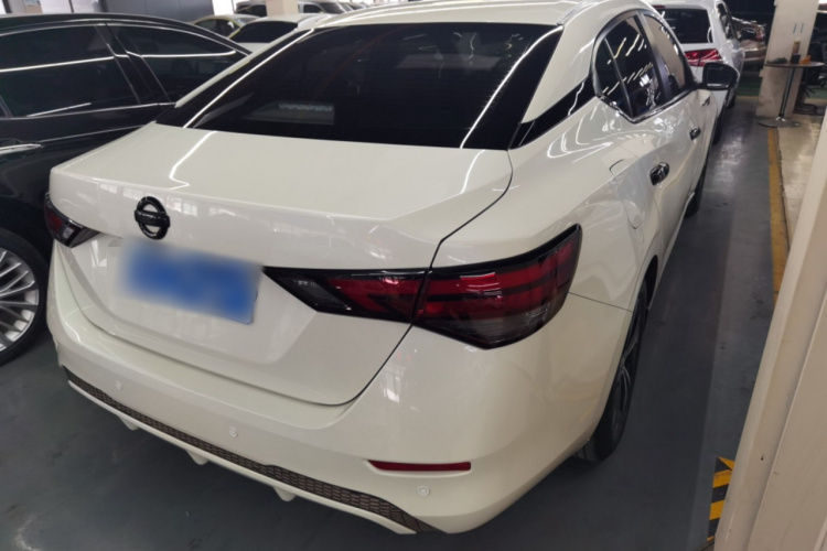 日产 轩逸 2021款 1.6L XL CVT悦享版车身外观7