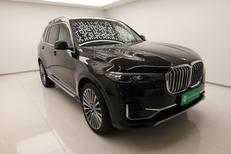 宝马X7 2021款 xDrive40i 领先型豪华套装车身外观3