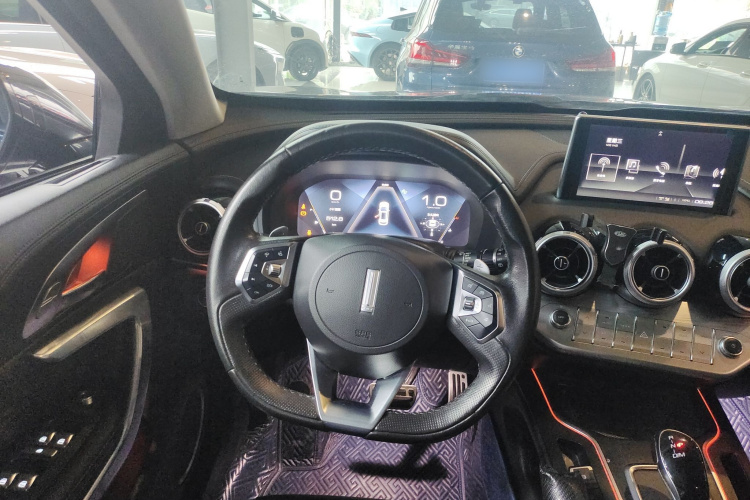 魏牌 VV7 2019款 升级款 2.0T 旗舰型 国VI中控内饰13