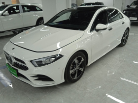 奔驰A级 2022款 改款三 A 200 L 运动轿车时尚型