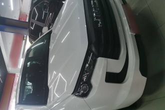 江铃 宝典 2023款 2.5T柴油两驱尊享版标轴JX4D25A6L