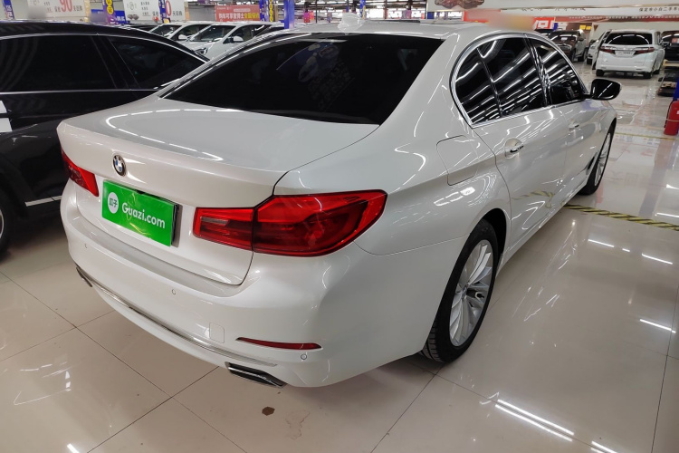宝马5系 2018款 改款 530Li 领先型 豪华套装车身外观7