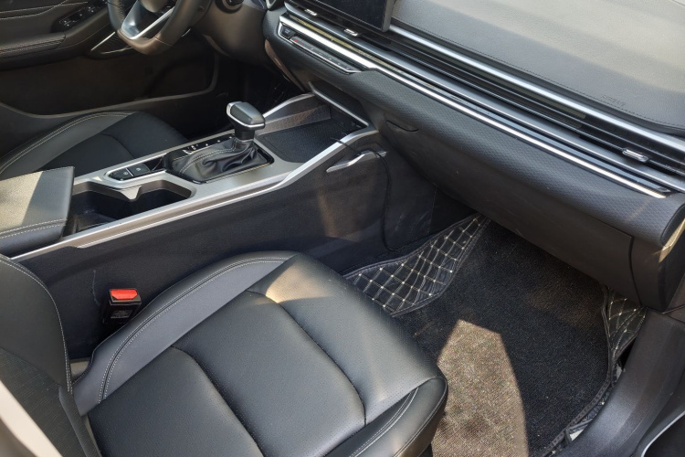 吉利汽车 帝豪 2023款 第4代冠军版 1.5L CVT尊贵型中控内饰7002