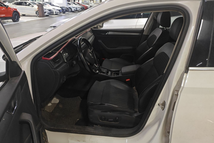 斯柯达 速派 2016款 TSI280 DSG创行版中控内饰19