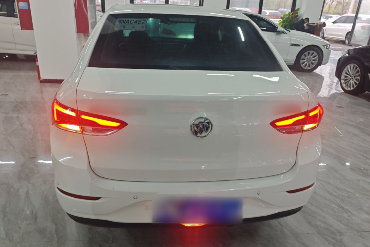 别克 英朗 2021款 改款 典范 1.5L 自动精英型车身外观6