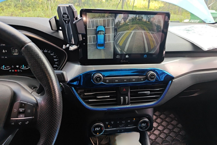 福特 福克斯 2020款 三厢 EcoBoost 180 自动锋耀型局部细节16