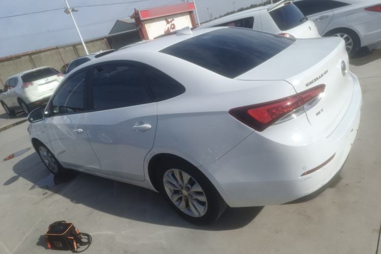 别克 英朗 2018款 15T 双离合精英型 国V车身外观4