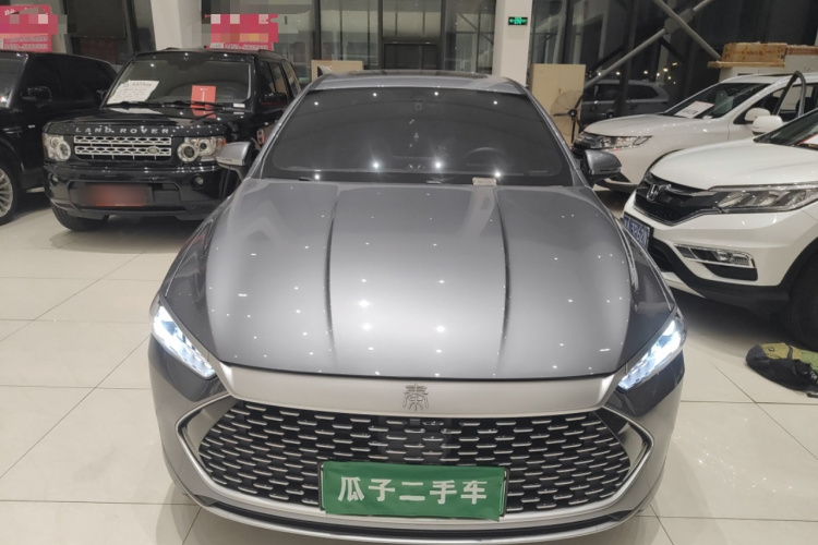 比亚迪 秦PLUS 2024款 荣耀版 DM-i 120KM领先型车身外观2