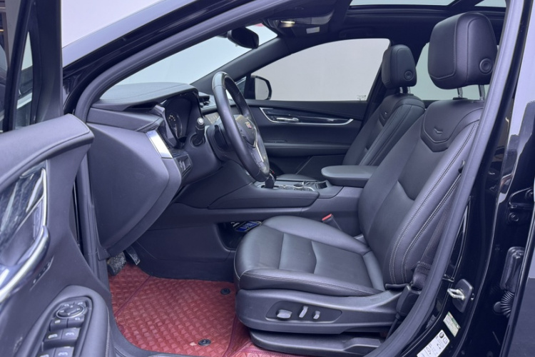 凯迪拉克XT5 2022款 2.0T 两驱豪华型中控内饰7003