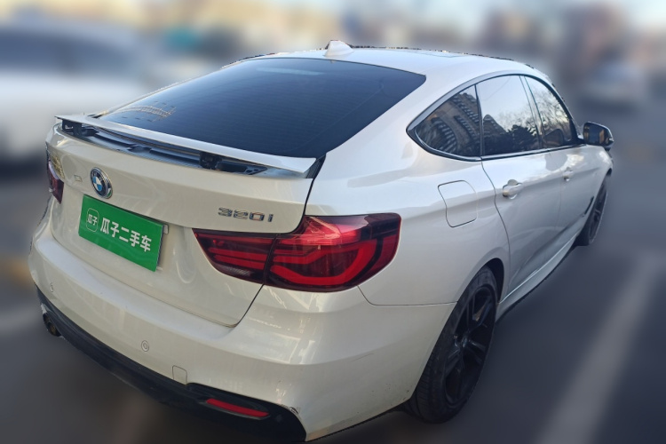 宝马3系GT 2020款 320i M运动曜夜版车身外观7