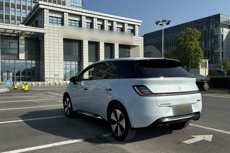 宝骏云朵 2023款 460 Pro车身外观6006