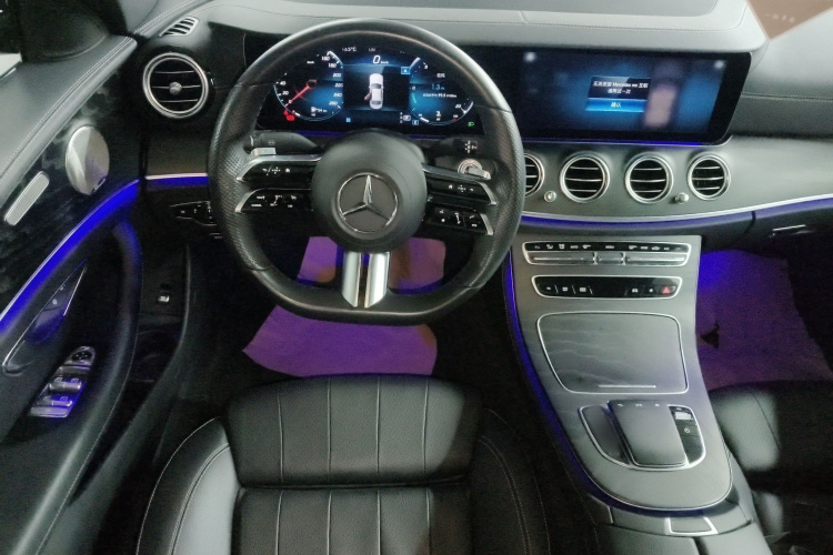 奔驰E级(进口) 2022款 E 300 时尚型运动版中控内饰13