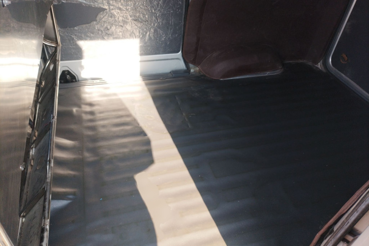 五菱汽车 五菱之光 2020款 1.2L 厢式运输车实用型 国VI 2座 LSI中控内饰7004